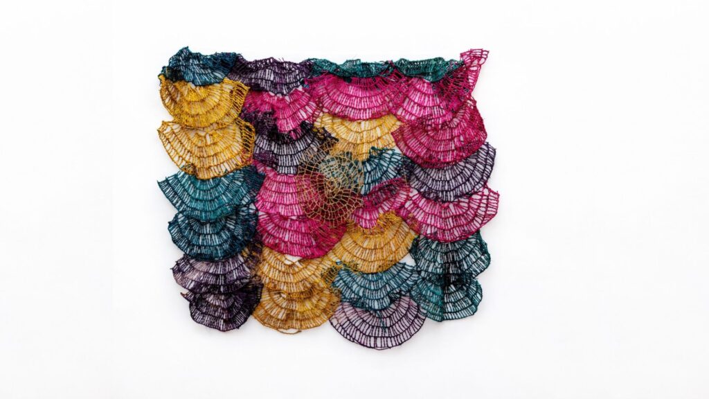 Theresah Ankomah, Unknotted A continuity of the old. 2021. Dyed woven palm leaves. Courtesy of the artist